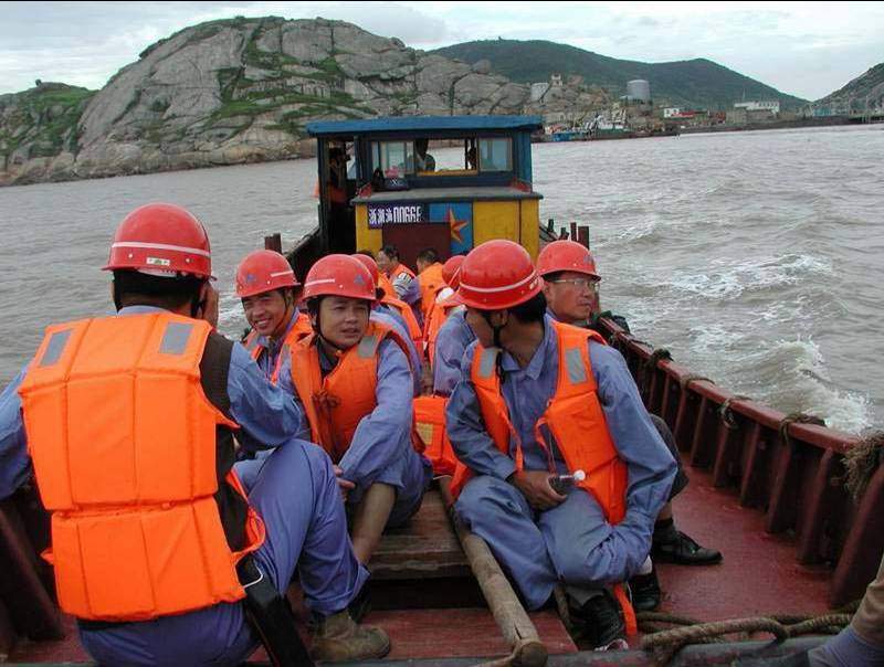 “一会儿看海,一会儿看天”的交通船.jpg “一会儿看海,一会儿看天”的交通船.jpg