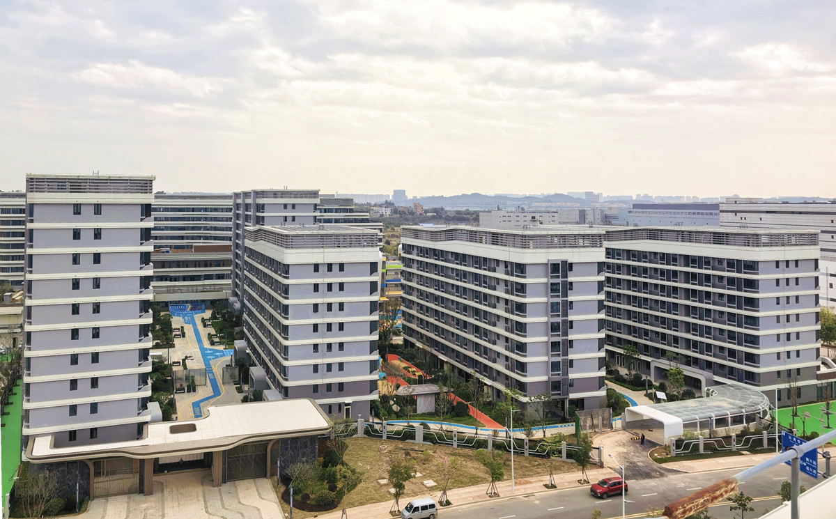 实景图-亚星游戏官网海峡承建的晋江市集成电路科学园邻里中心项目顺利通过竣工联合验收 (1)_副本.jpg